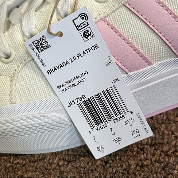 NEW Adidas Bravada 2.0 platform sneakers Women's size 8.5 - Picture 6 of 16